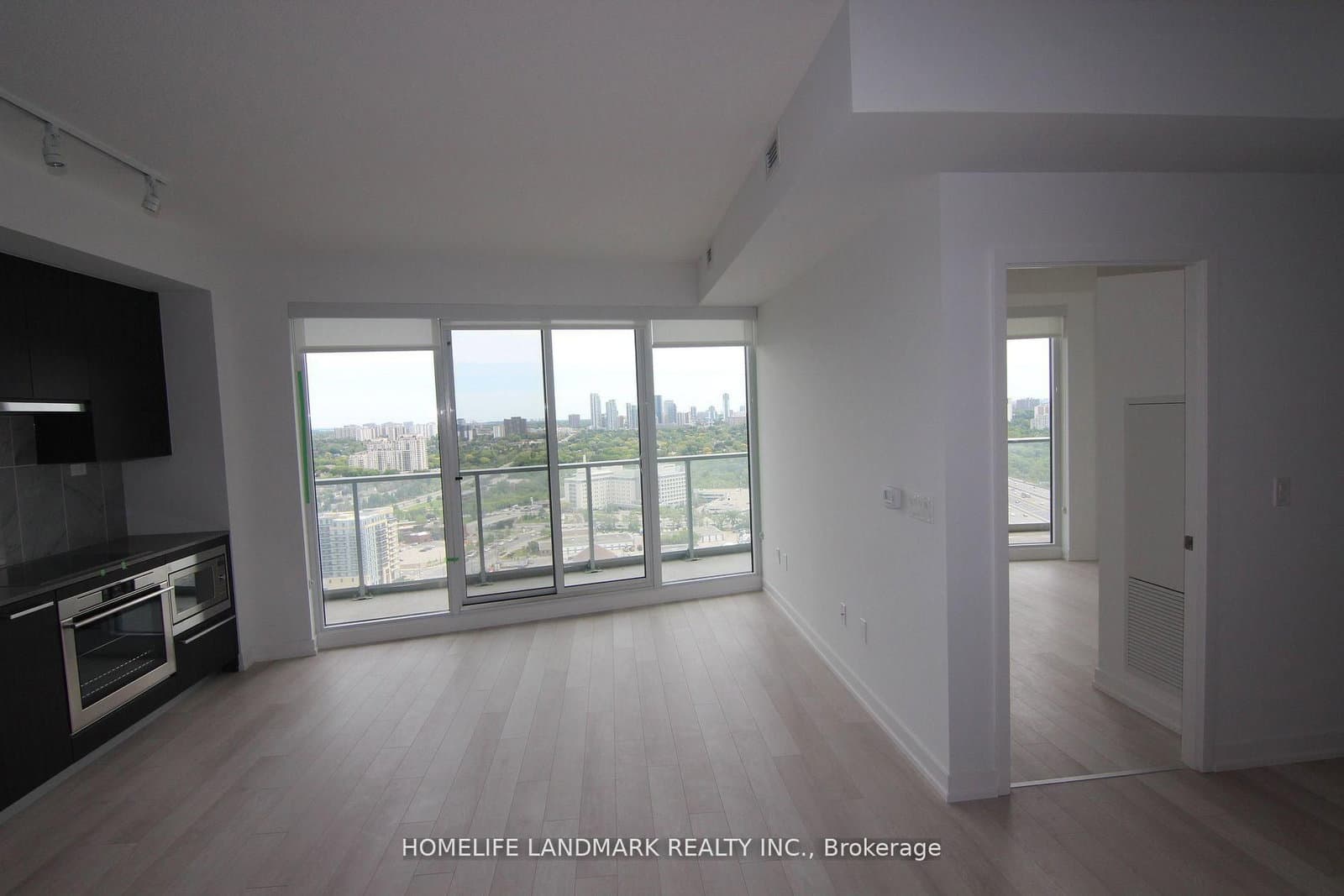 117 McMahon Drive, Unit 2710 thumbnail 3