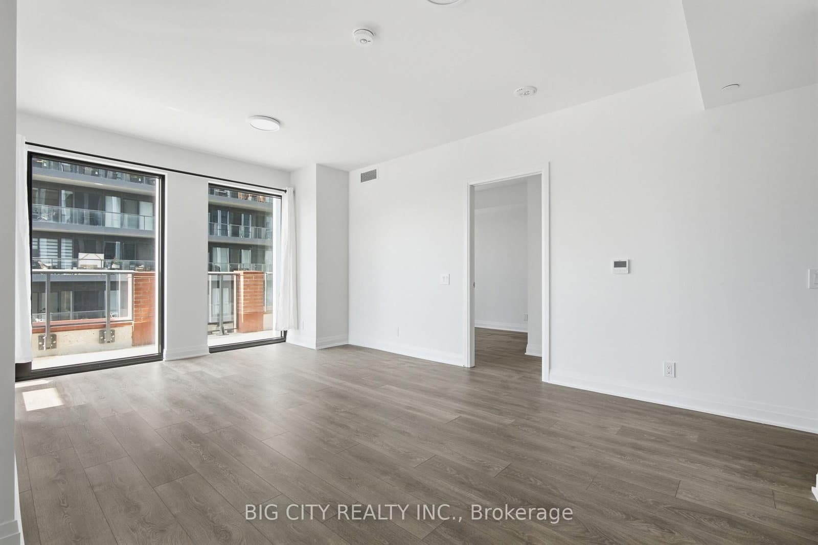 25 Frederick Todd Way, Unit 904 thumbnail 2