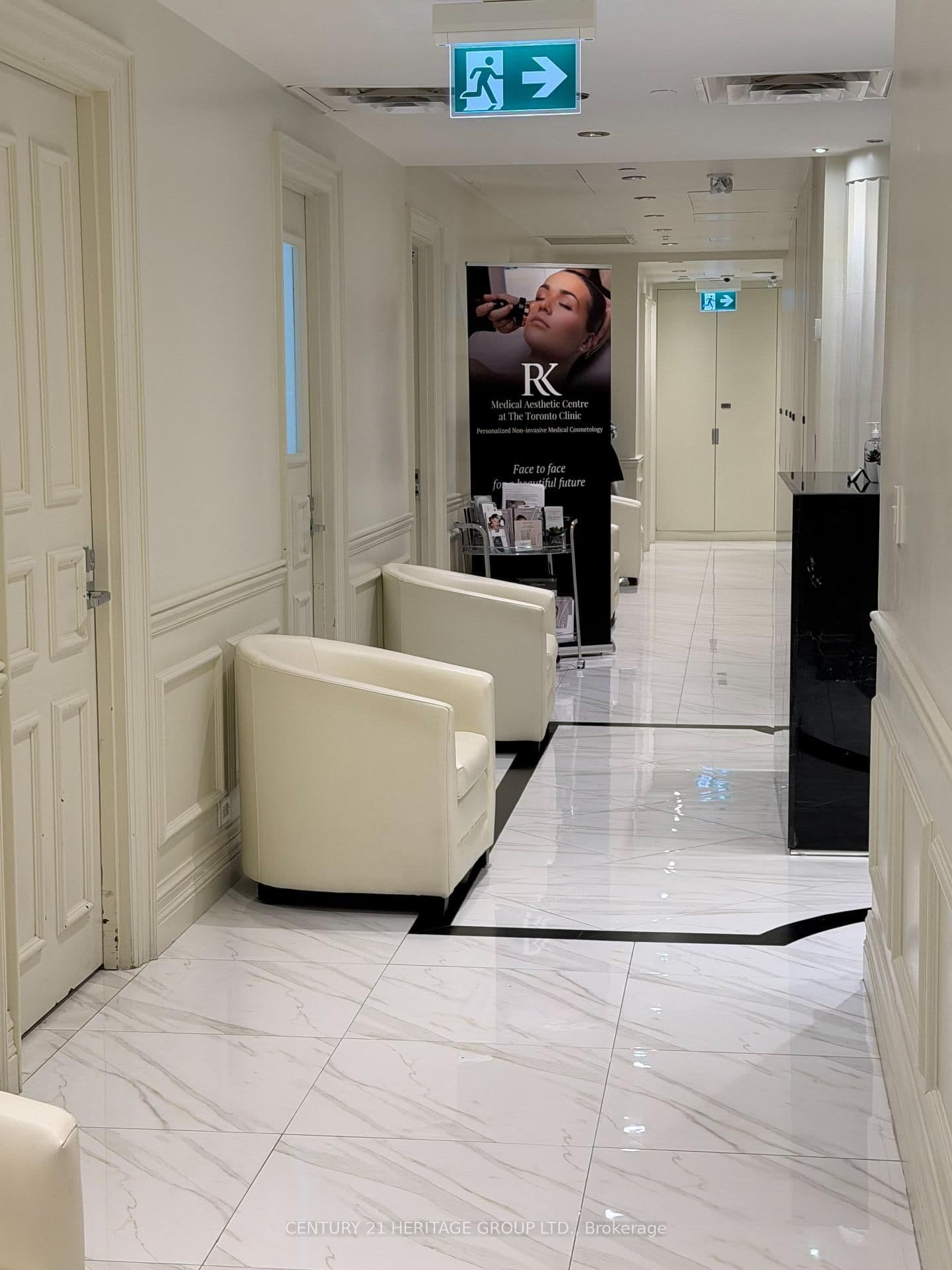55 AVENUE Road, Unit 2000 thumbnail 4