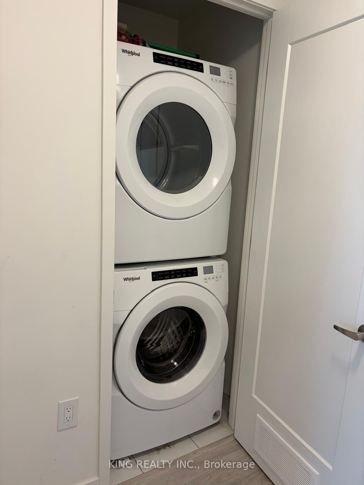 70 Princess Street, Unit 806 E thumbnail 10