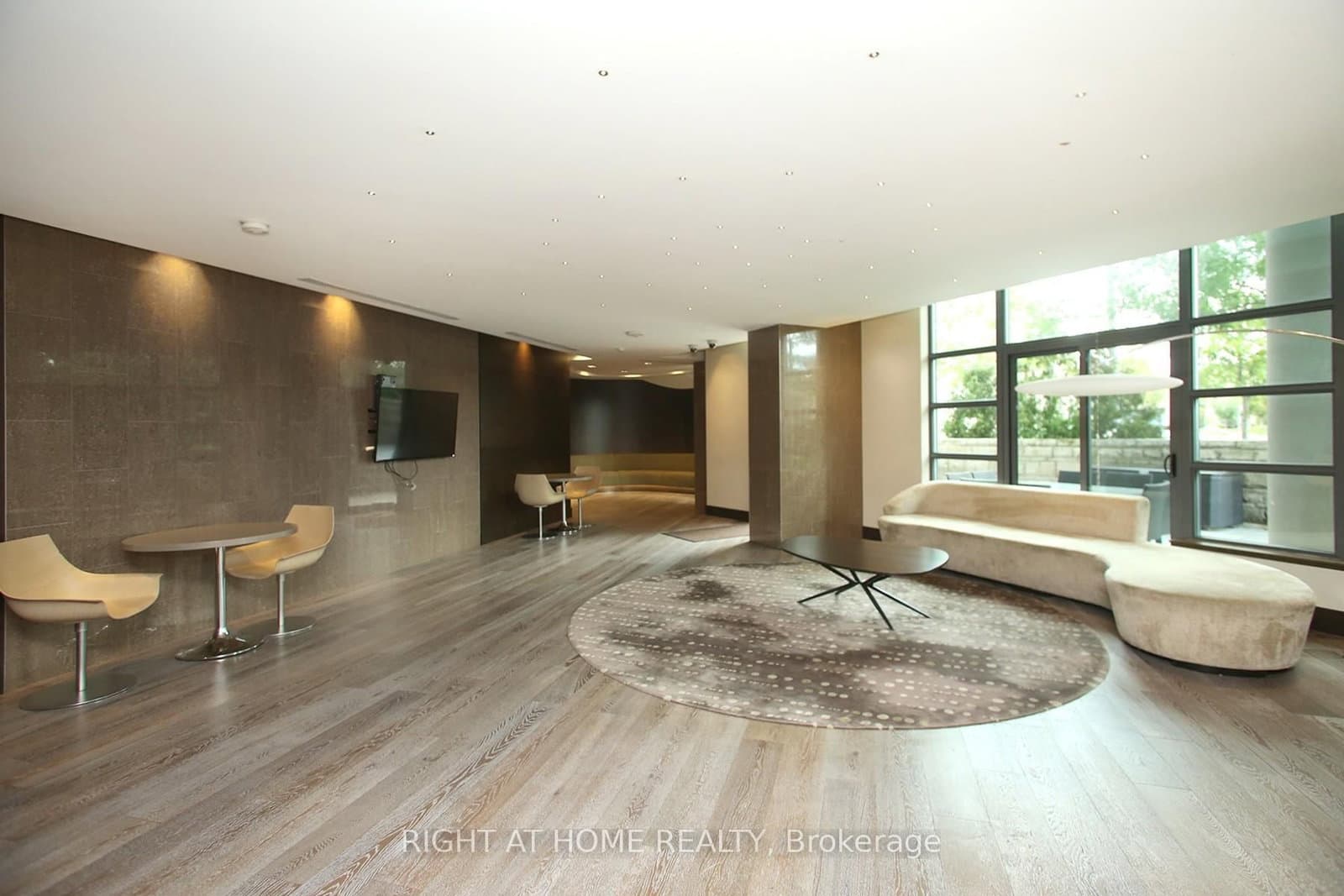 35 Brian Peck Crescent, Unit 303 thumbnail 9