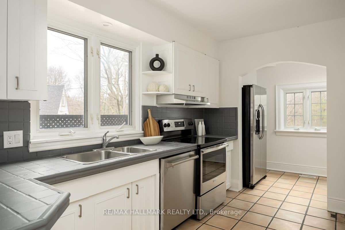 167 Welland Avenue thumbnail 8