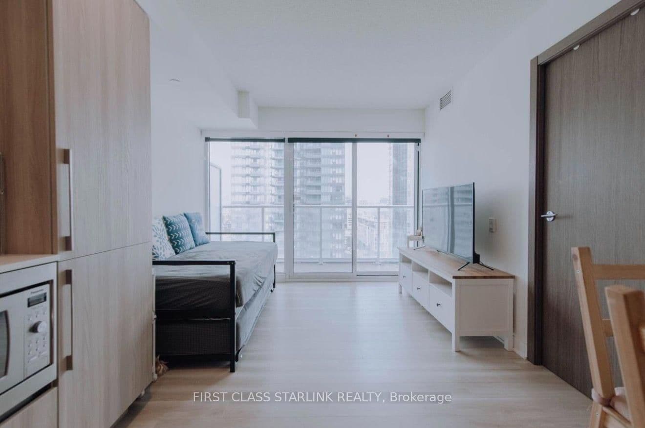 17 Bathurst Street, Unit 1609 thumbnail 3