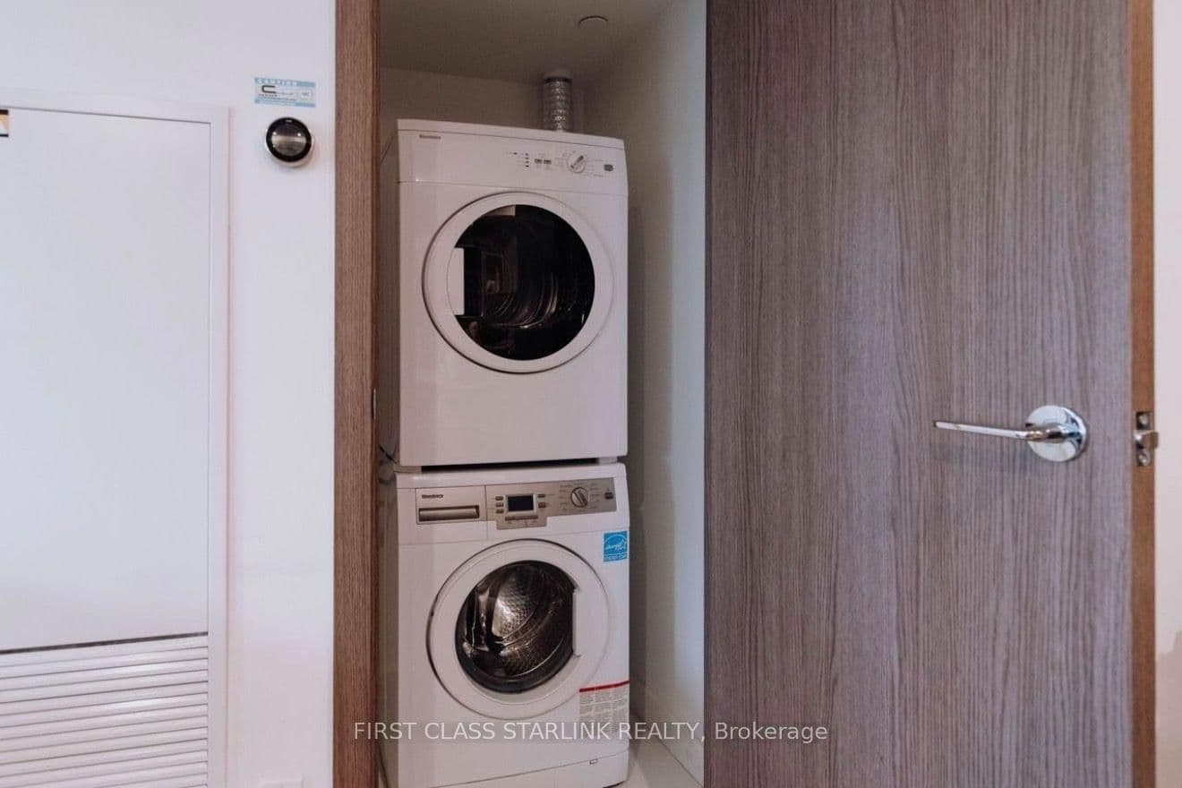 17 Bathurst Street, Unit 1609 thumbnail 8