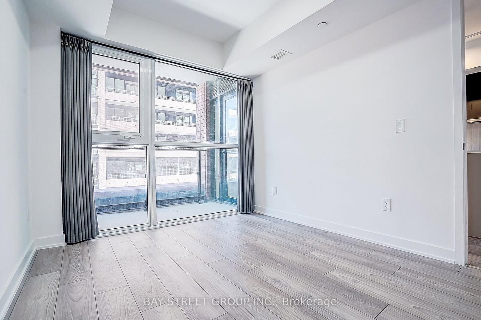 8 Tippet Road, Unit 431 thumbnail 13