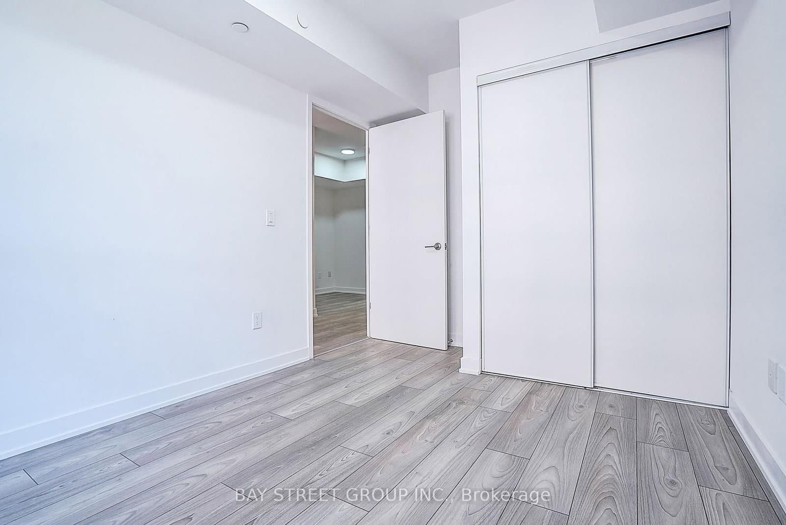 8 Tippet Road, Unit 431 thumbnail 14