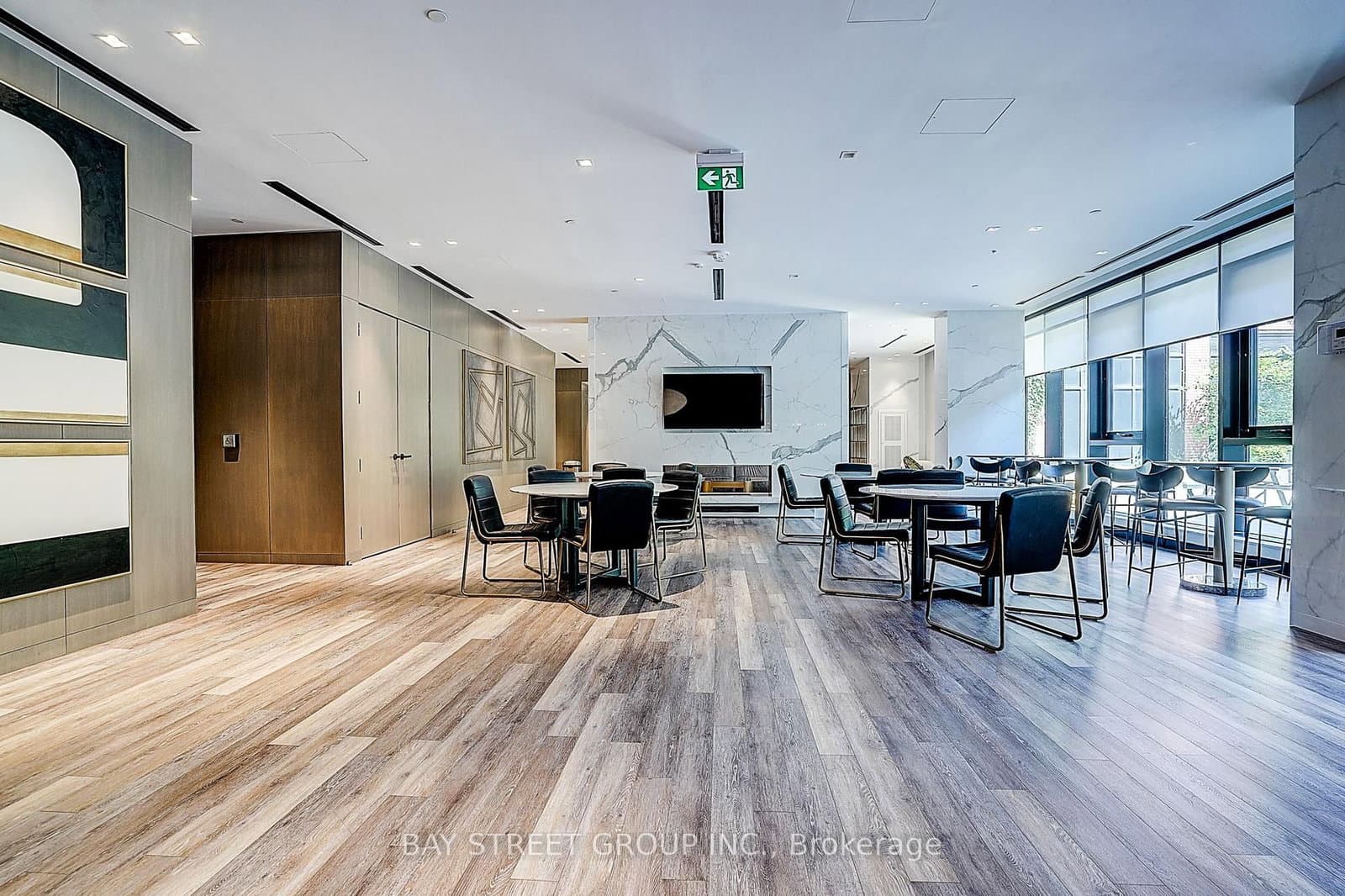 8 Tippet Road, Unit 431 thumbnail 21