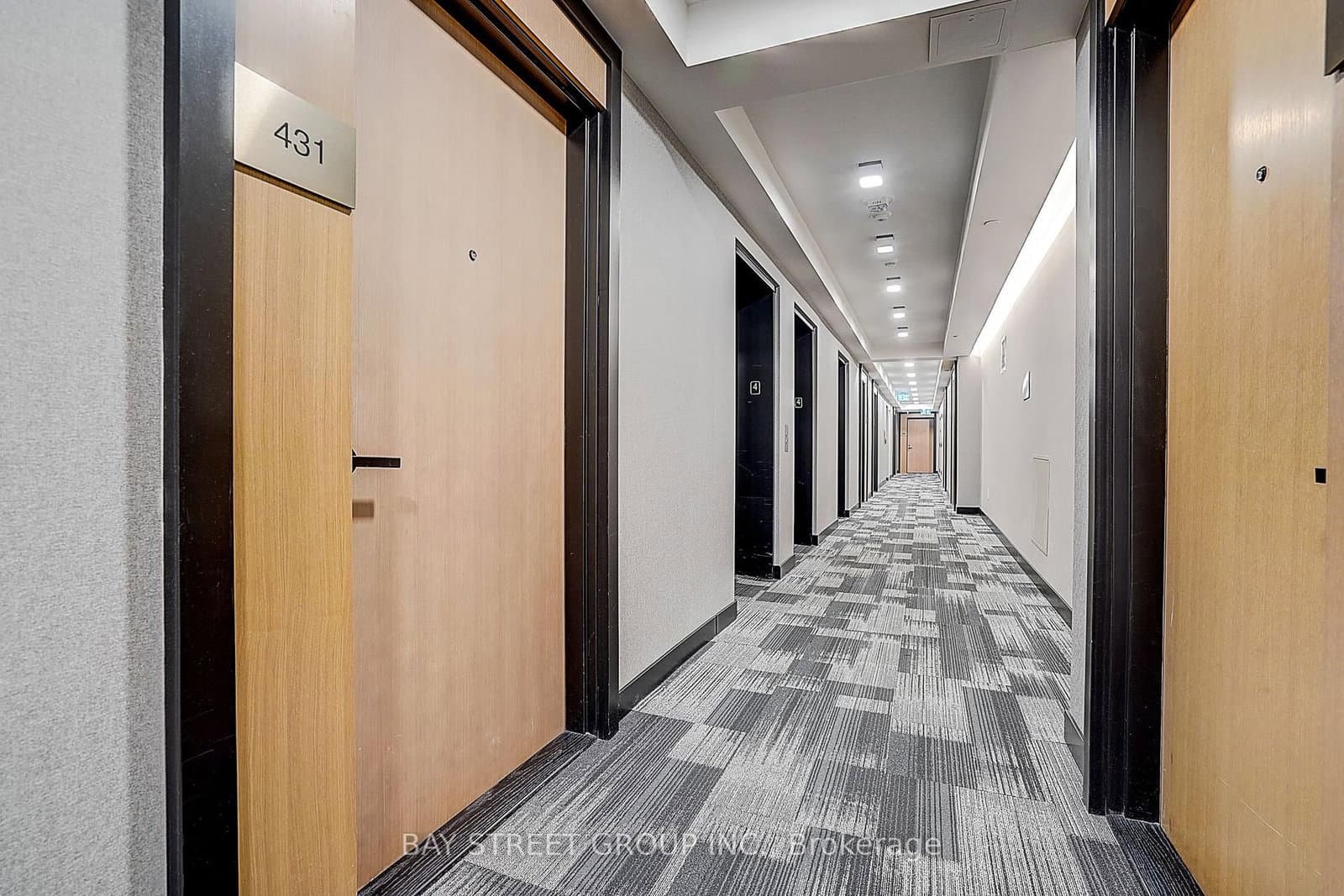 8 Tippet Road, Unit 431 thumbnail 3