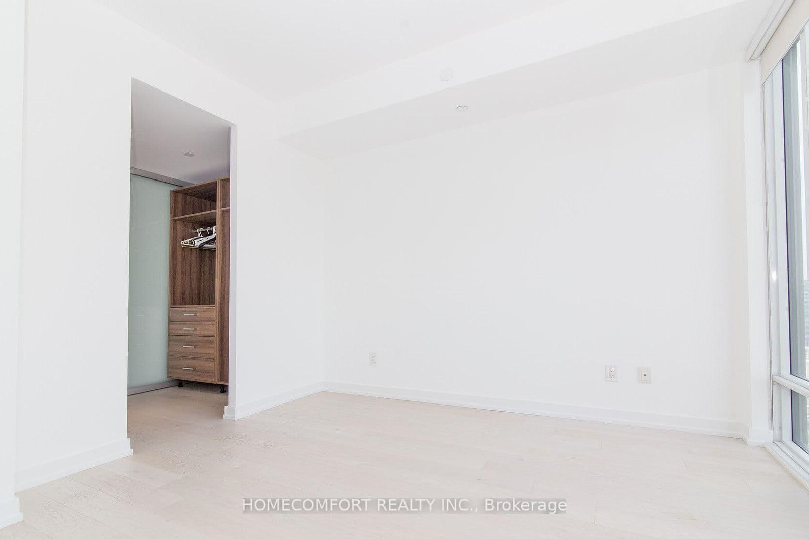 488 University Avenue, Unit 4703 thumbnail 14