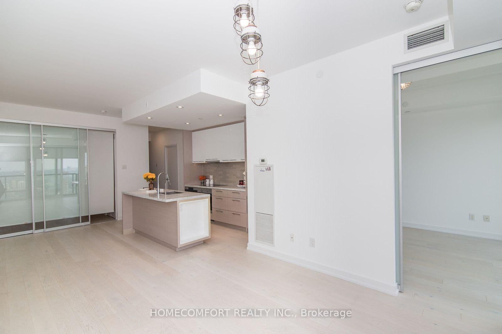 488 University Avenue, Unit 4703 thumbnail 5