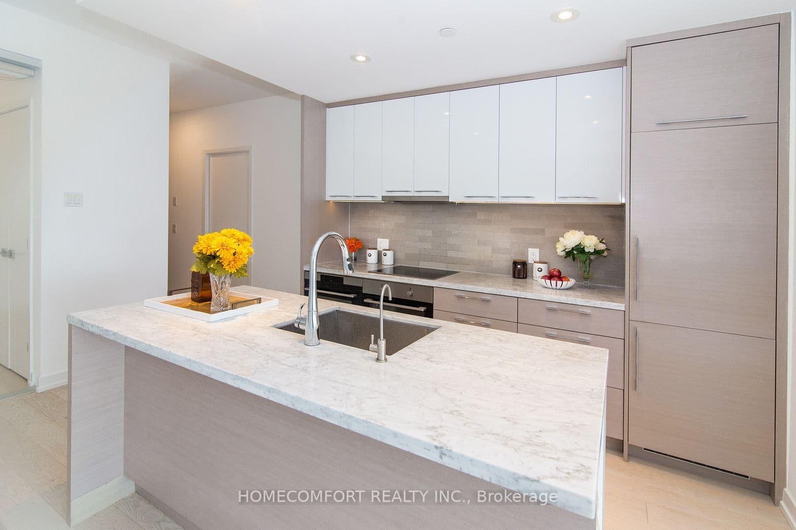 488 University Avenue, Unit 4703 thumbnail 9