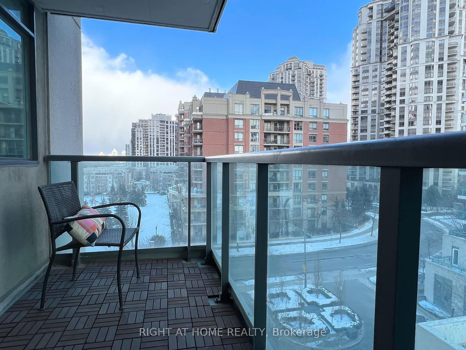 28 Harrison Garden Boulevard, Unit 702 thumbnail 17