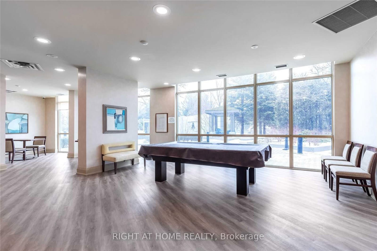 28 Harrison Garden Boulevard, Unit 702 thumbnail 19