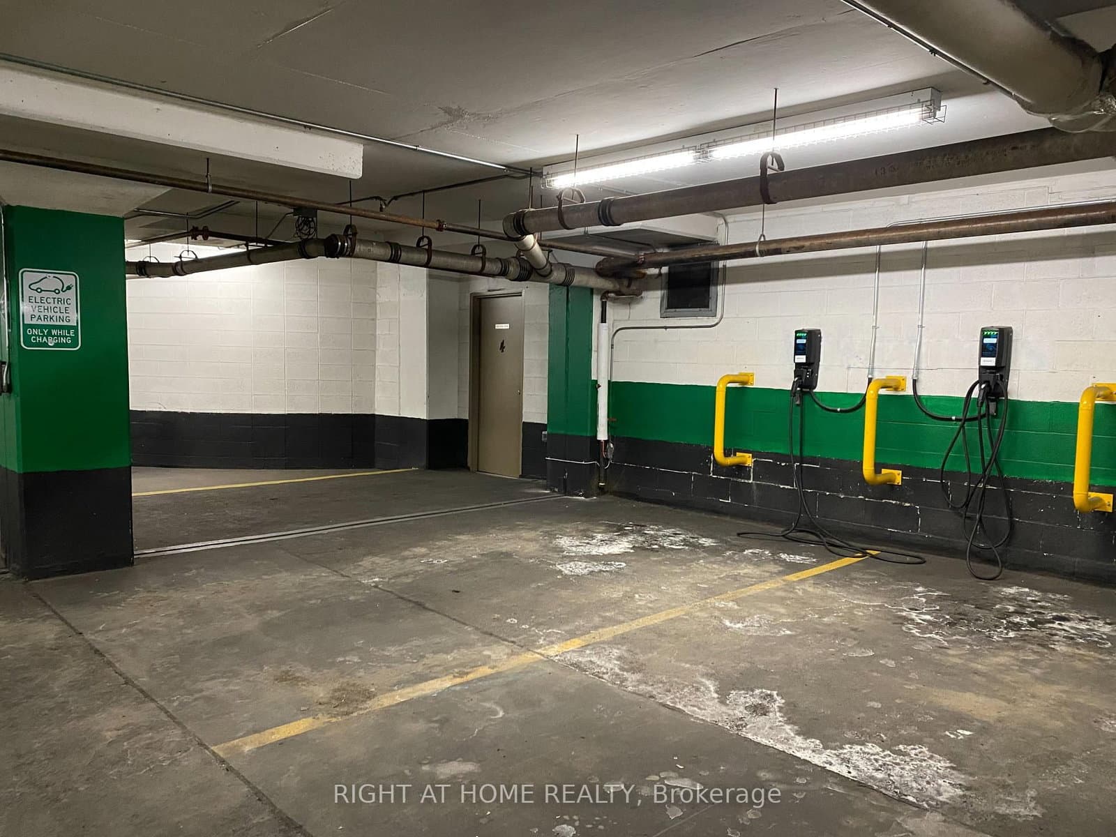 28 Harrison Garden Boulevard, Unit 702 thumbnail 21