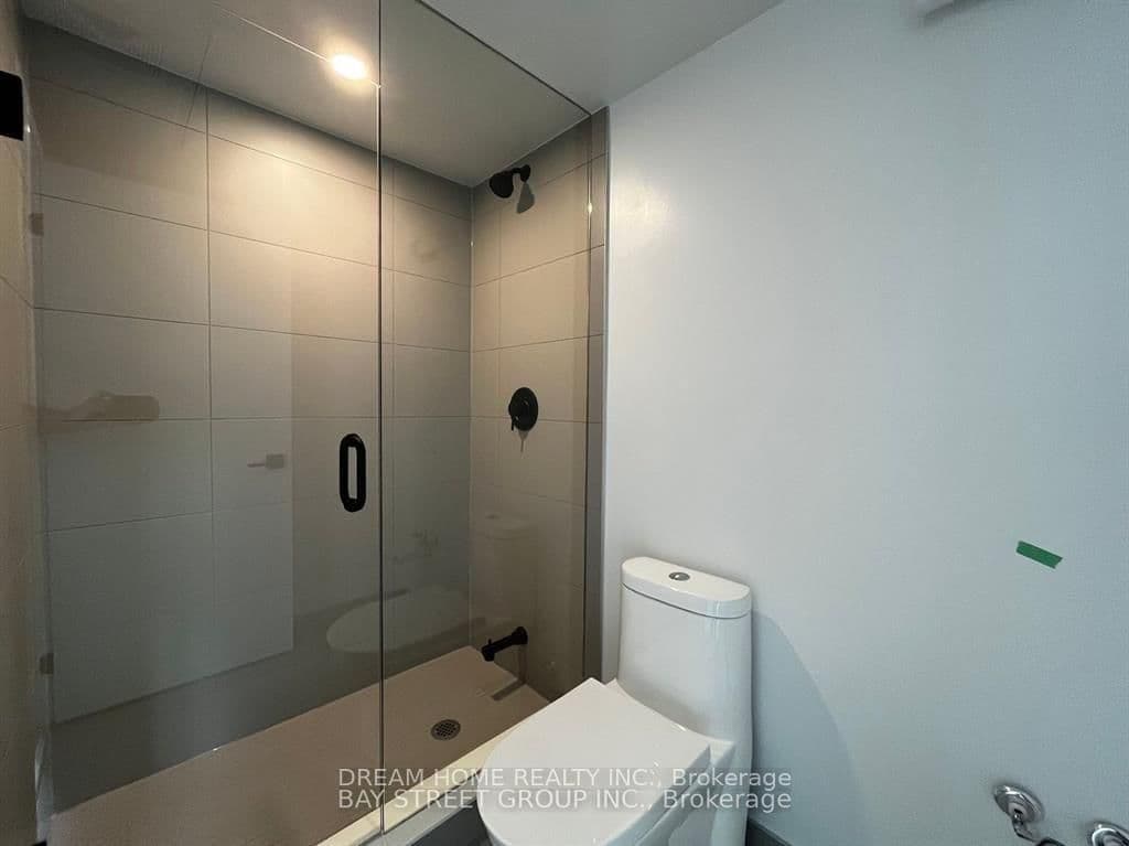 2 Augusta Avenue, Unit 305 thumbnail 12