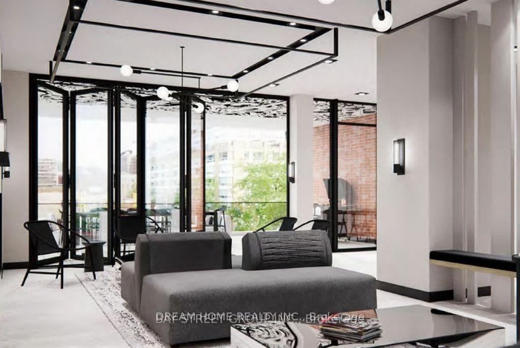 2 Augusta Avenue, Unit 305 thumbnail 3