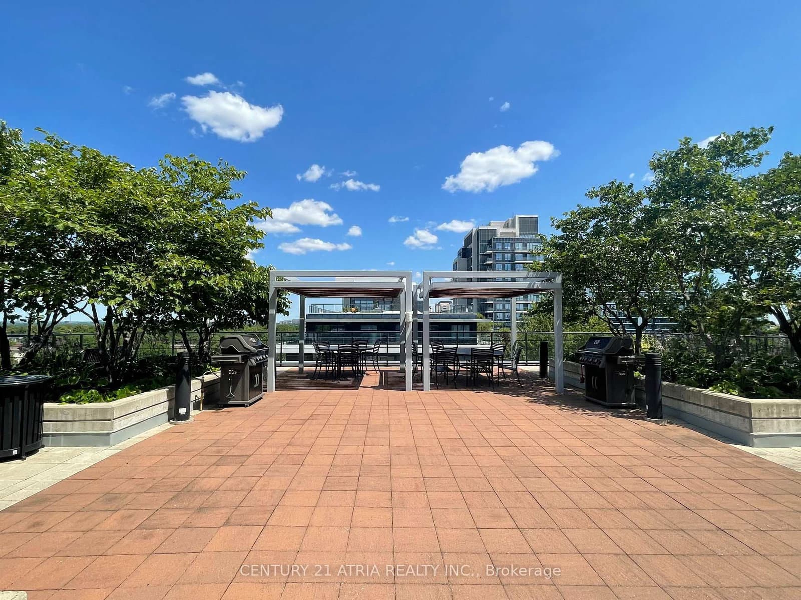 21 Clairtrell Road, Unit 201 thumbnail 16