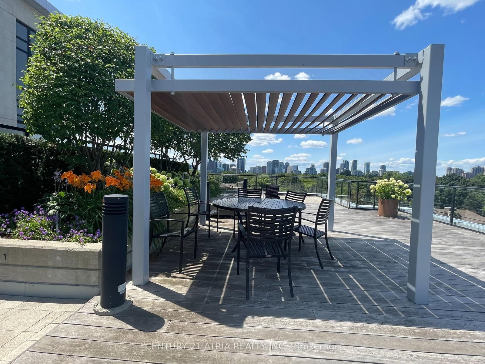 21 Clairtrell Road, Unit 201 thumbnail 18