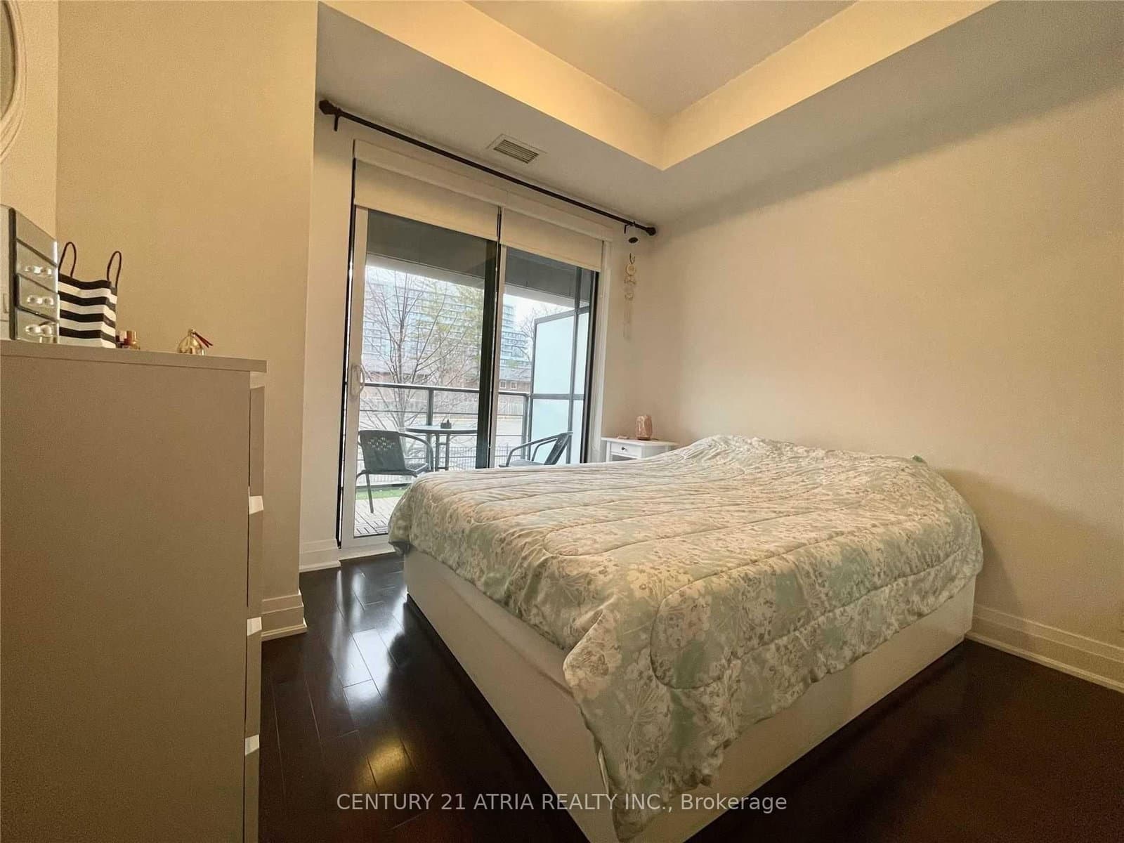 21 Clairtrell Road, Unit 201 thumbnail 8