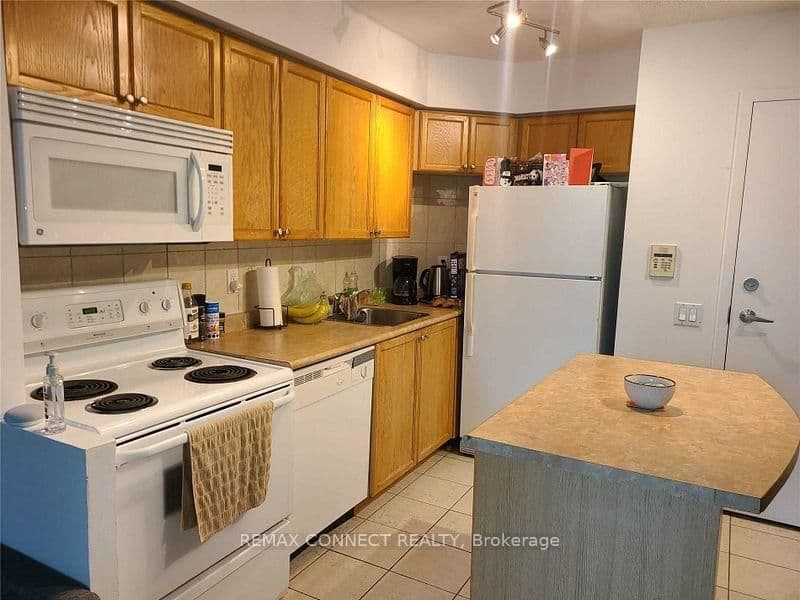30 Harrison Garden Boulevard, Unit 511 thumbnail 3