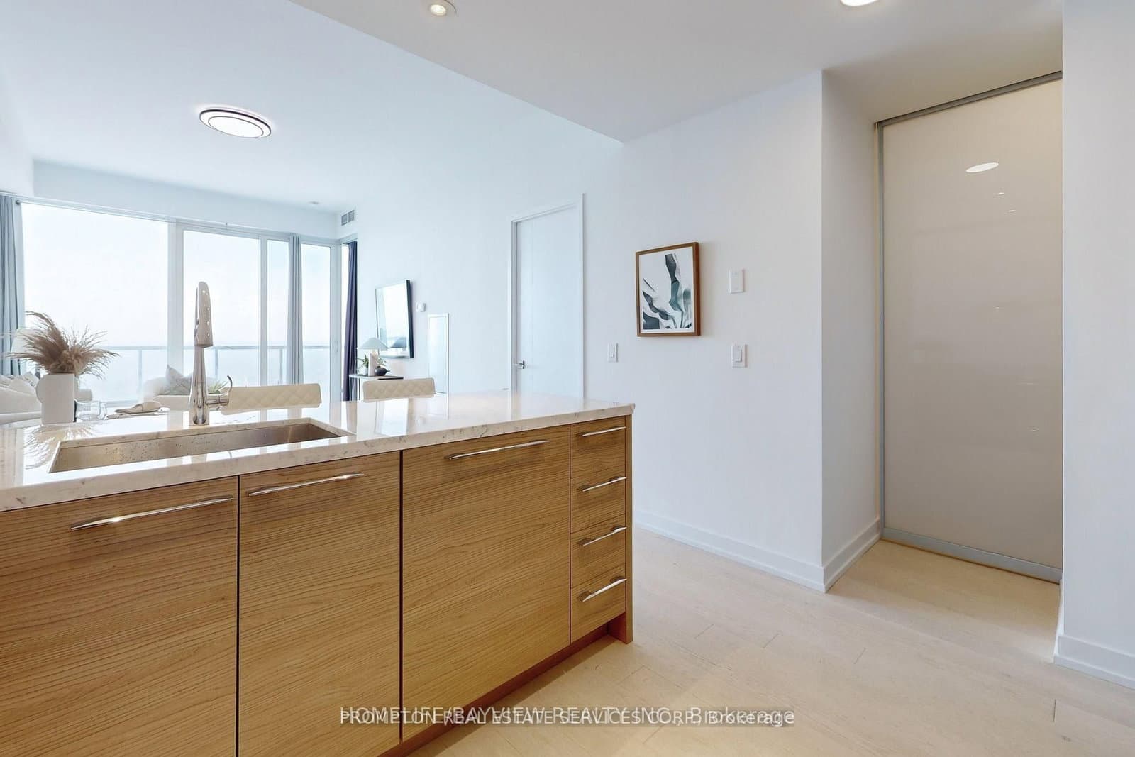 488 University Avenue, Unit 4312 thumbnail 8