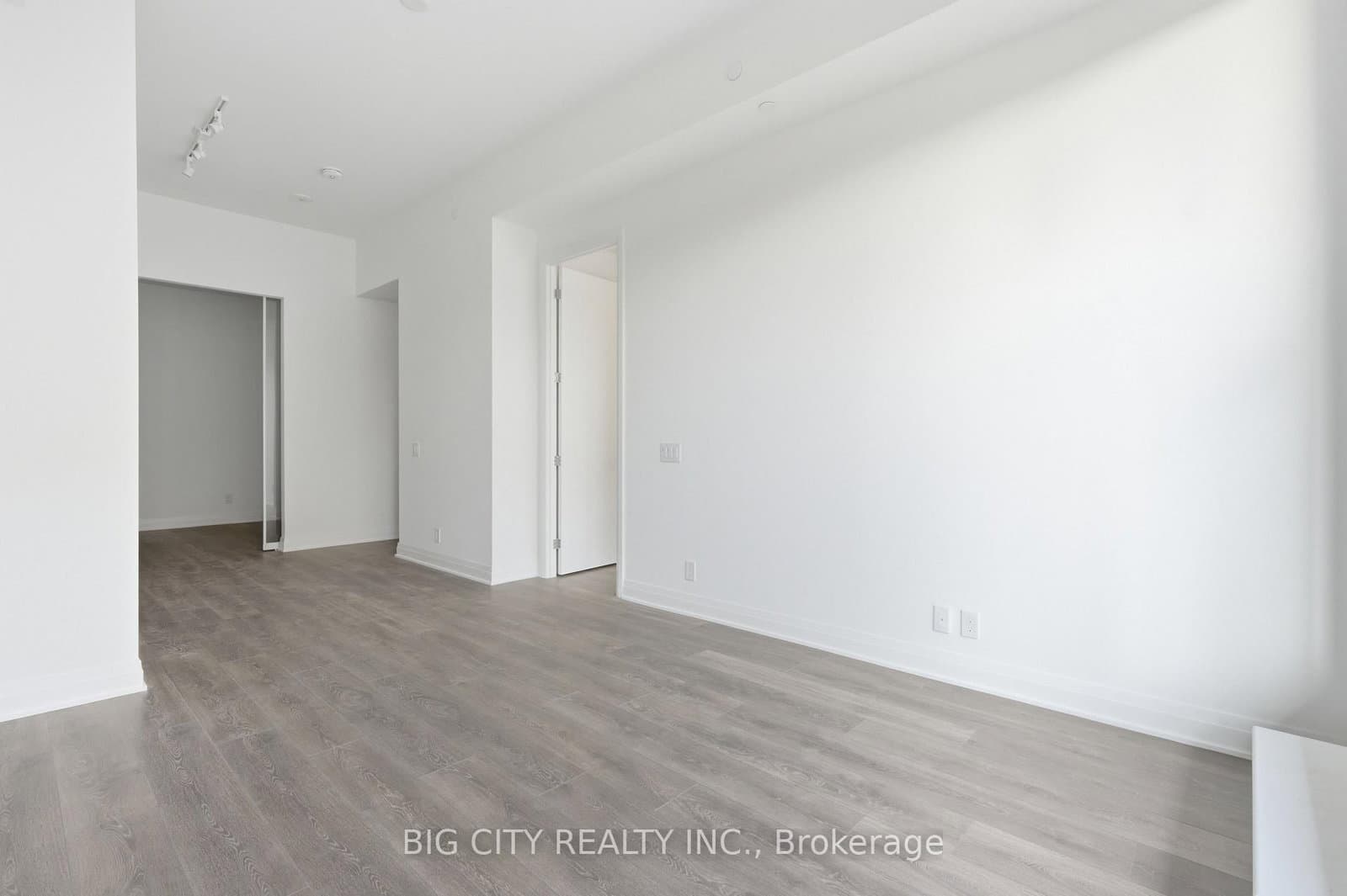 25 Frederick Todd Way, Unit 215 thumbnail 8
