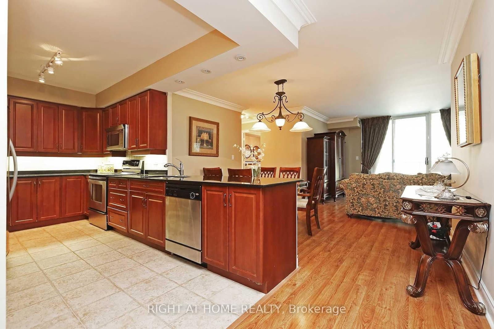 38 William Carson Crescent, Unit 615 thumbnail 3