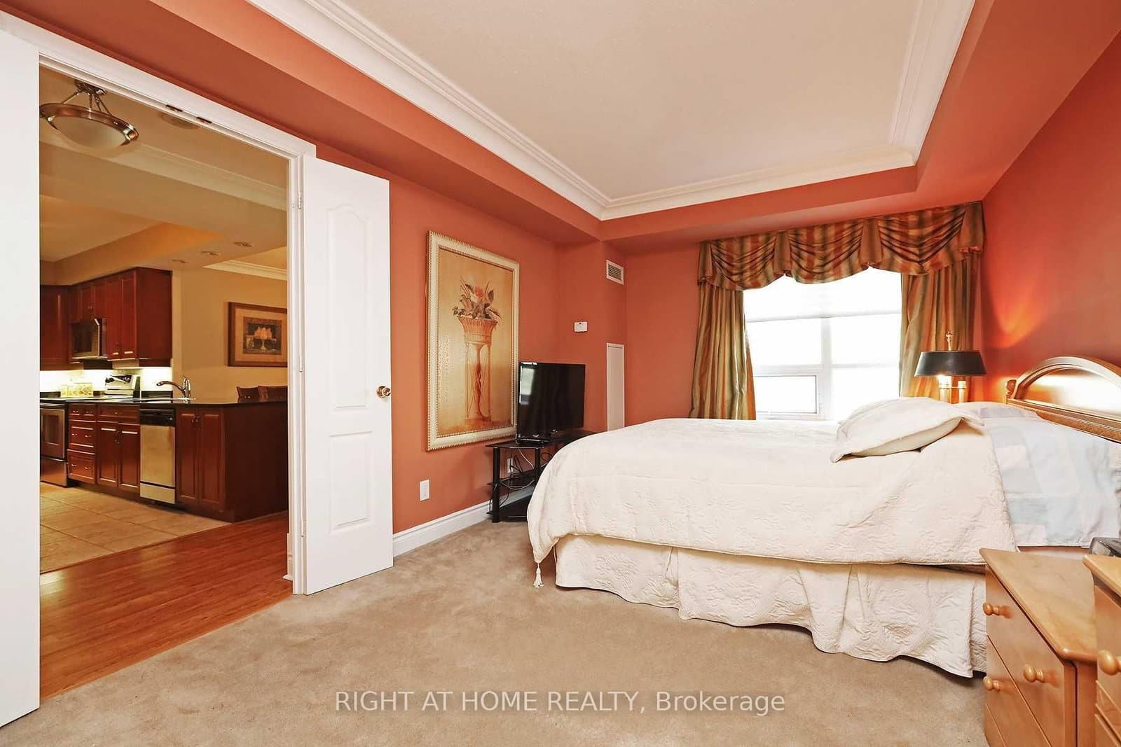38 William Carson Crescent, Unit 615 thumbnail 8