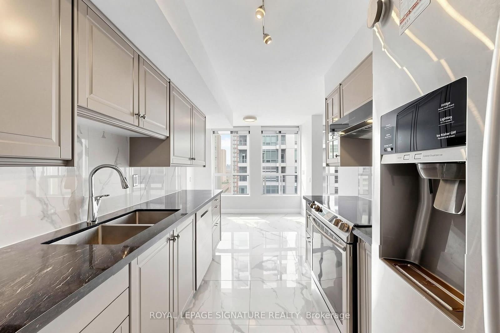 388 Bloor Street E, Unit 1801 thumbnail 19