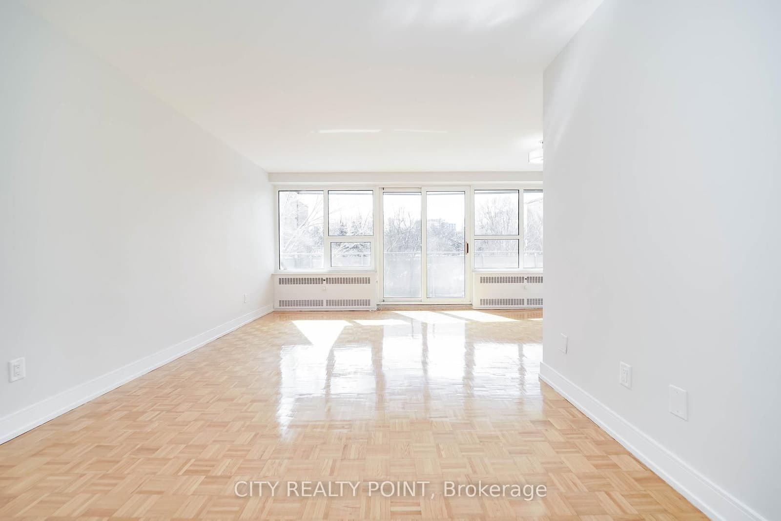 10 Shallmar Boulevard, Unit 907 thumbnail 3