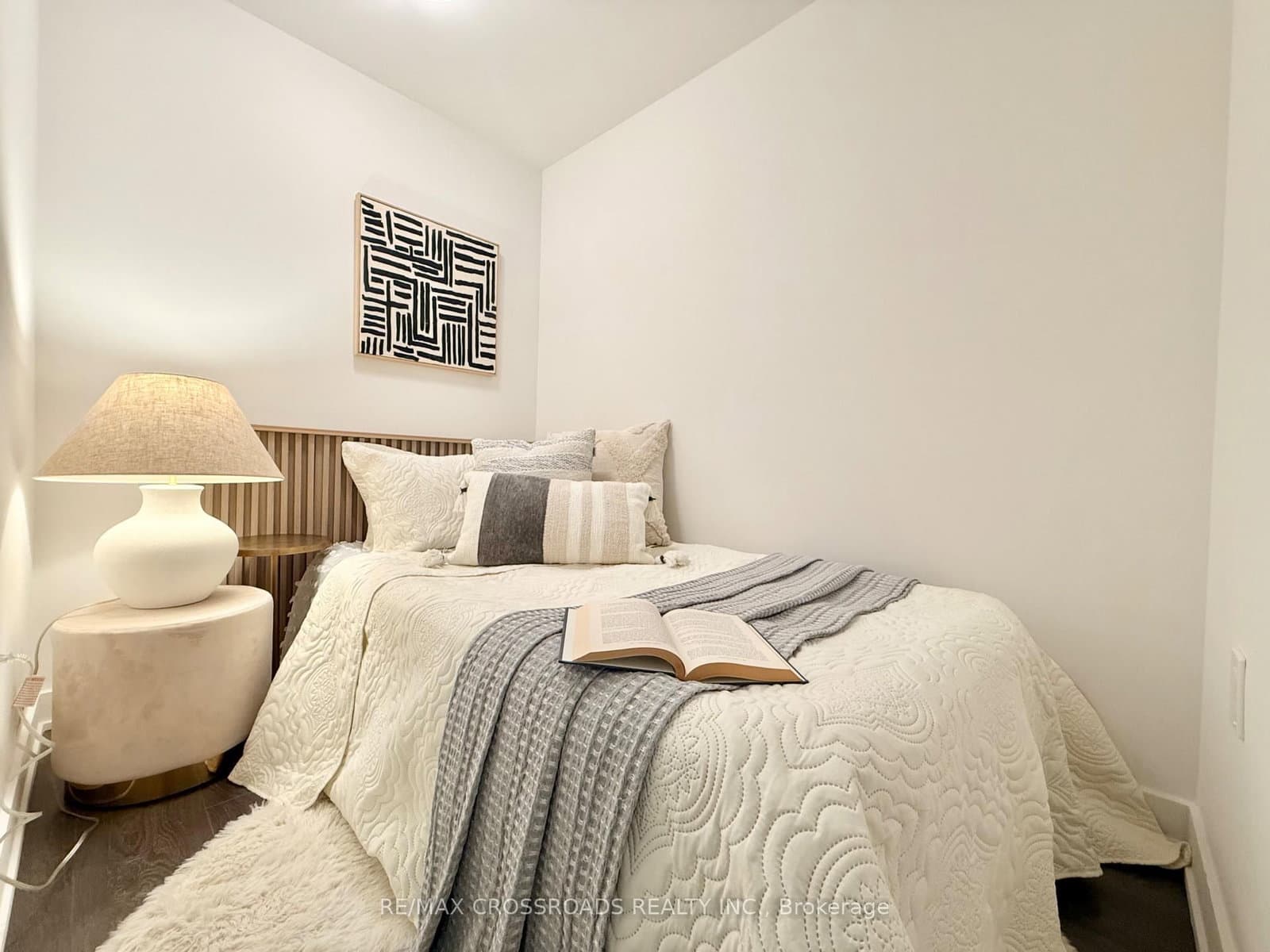 195 Redpath Avenue, Unit 2301 thumbnail 14