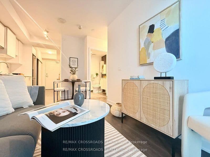 195 Redpath Avenue, Unit 2301 thumbnail 3