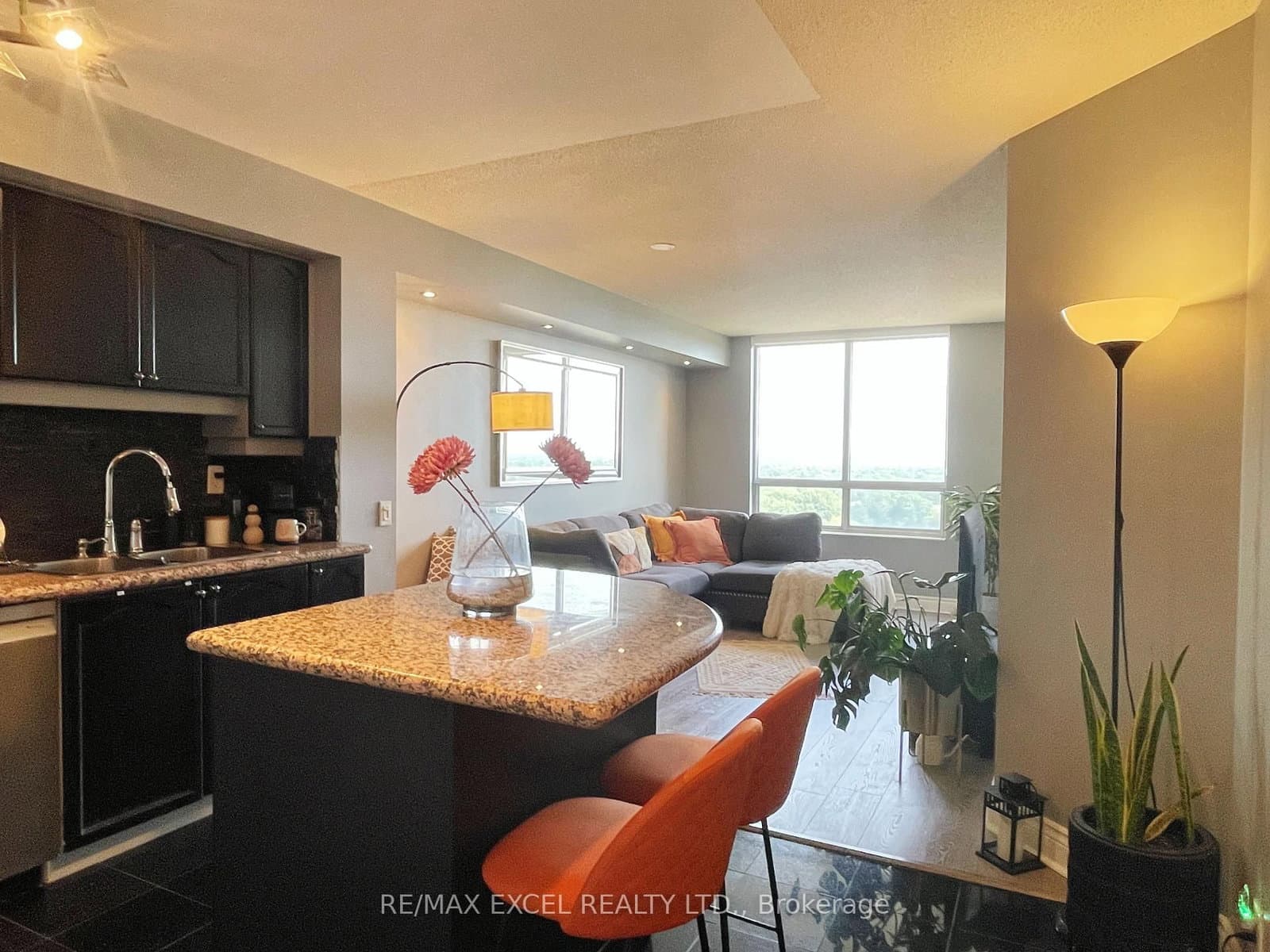 78 Harrison Garden Boulevard, Unit 1404 thumbnail 5