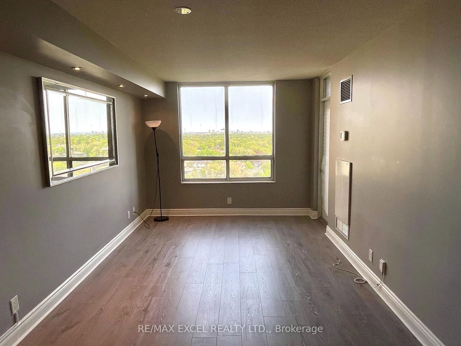78 Harrison Garden Boulevard, Unit 1404 thumbnail 9