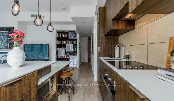 5 St Joseph Street, Unit 1605 thumbnail 4