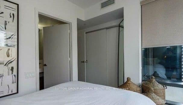 5 St Joseph Street, Unit 1605 thumbnail 9