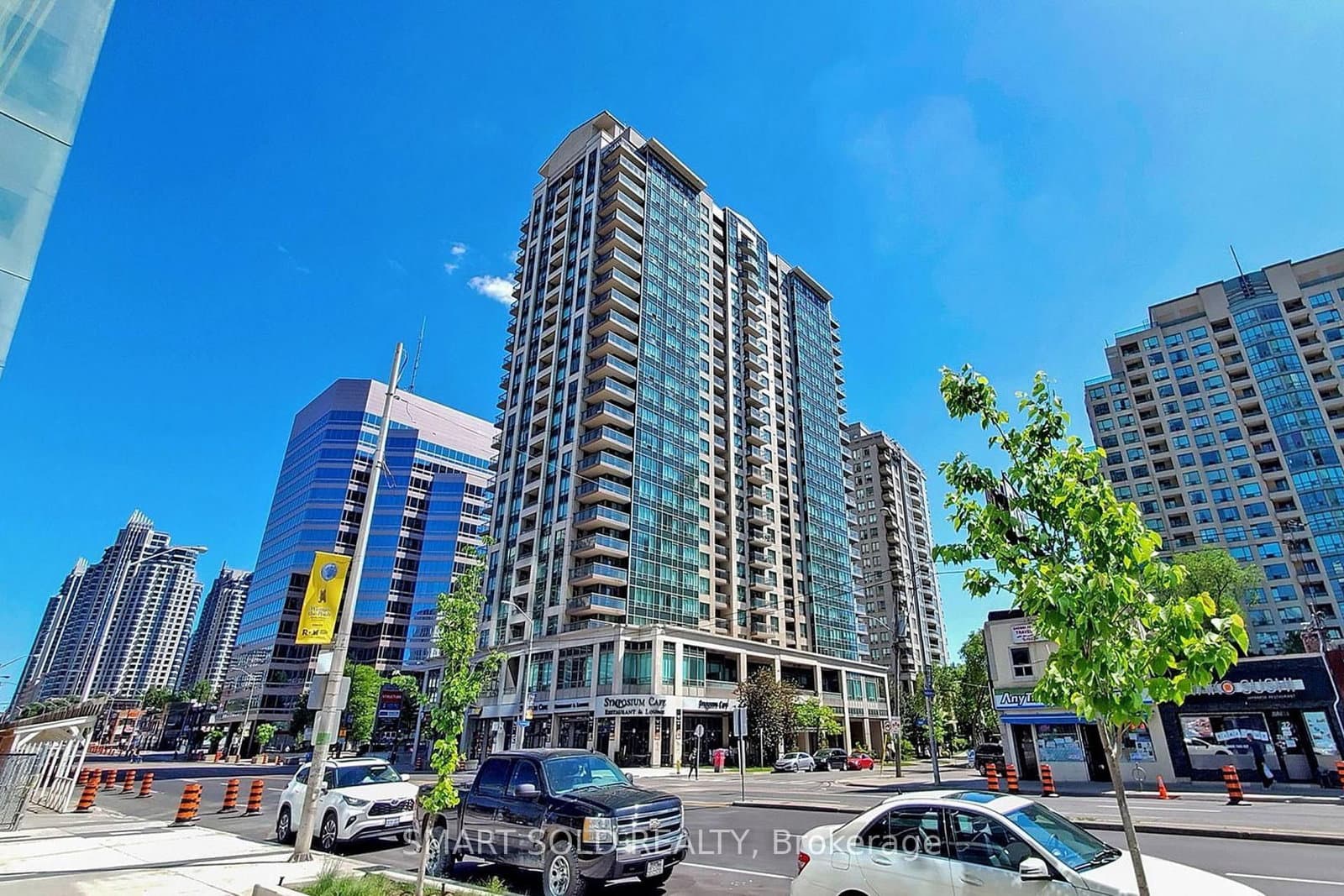 18 Parkview Avenue, Unit 1512 - Image 1