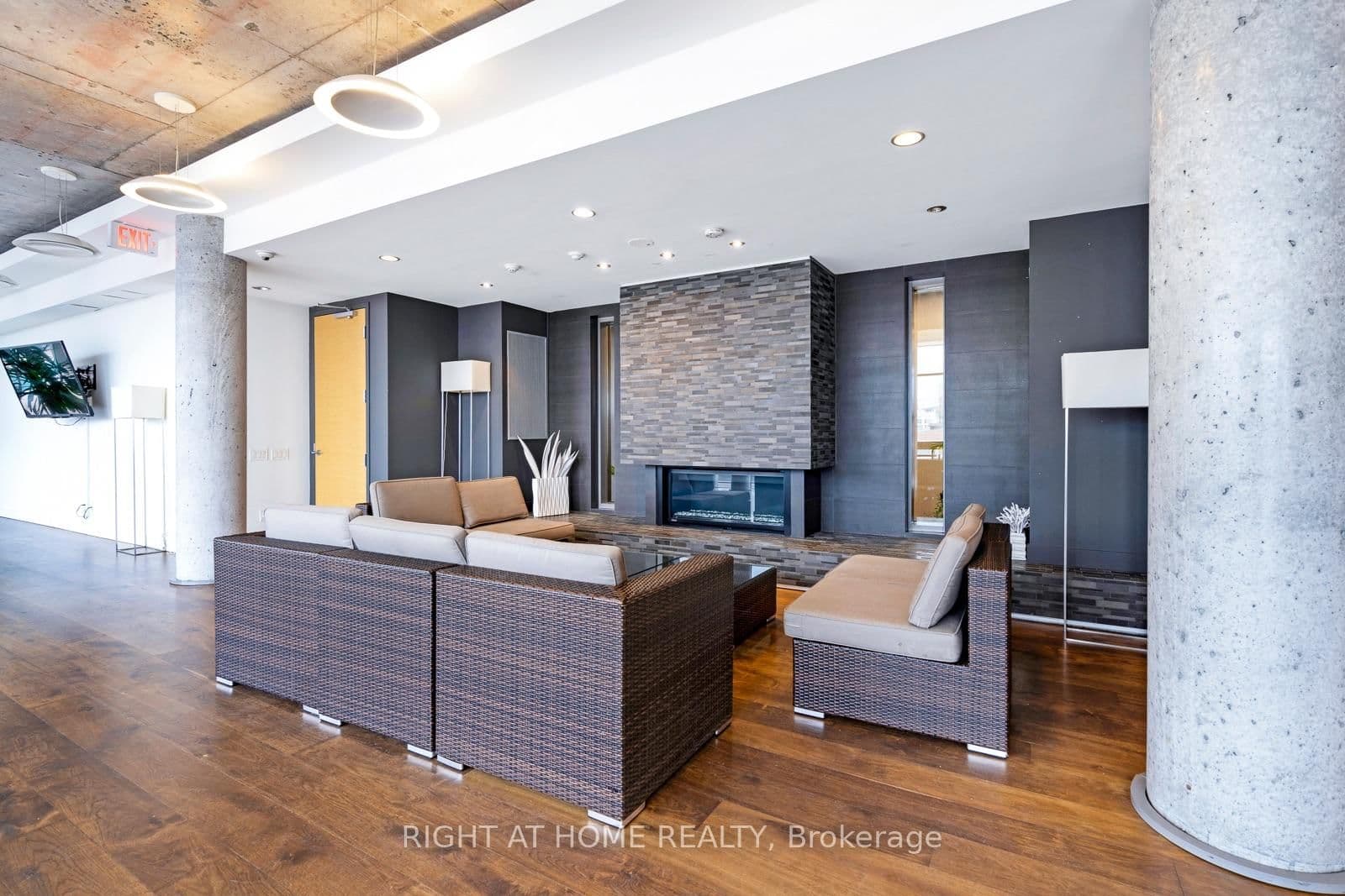 70 Distillery Lane, Unit 805 thumbnail 23