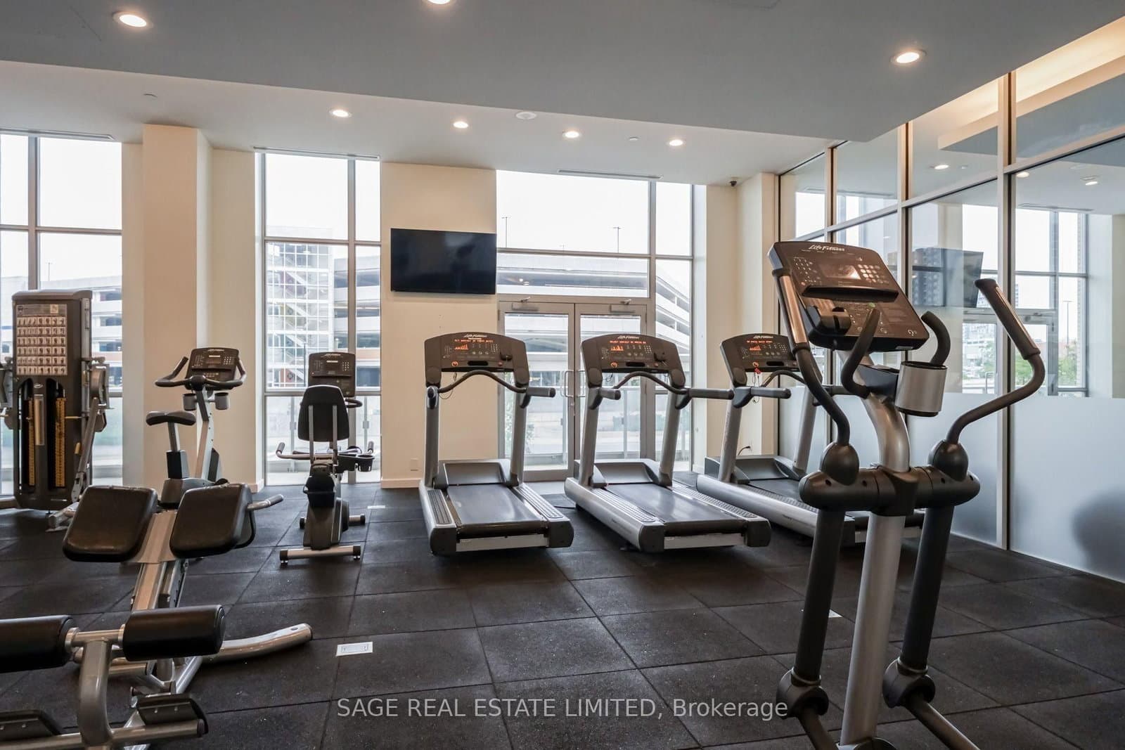 70 Forest Manor Road, Unit 1303 thumbnail 32