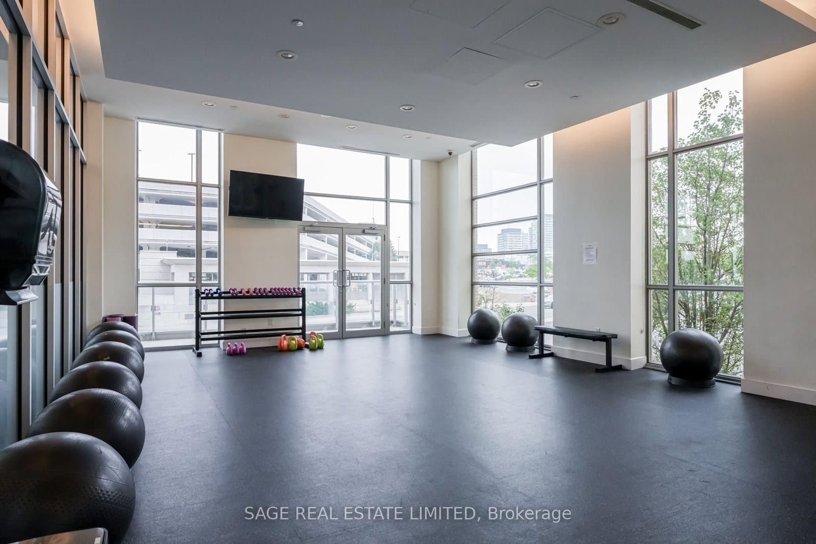 70 Forest Manor Road, Unit 1303 thumbnail 33