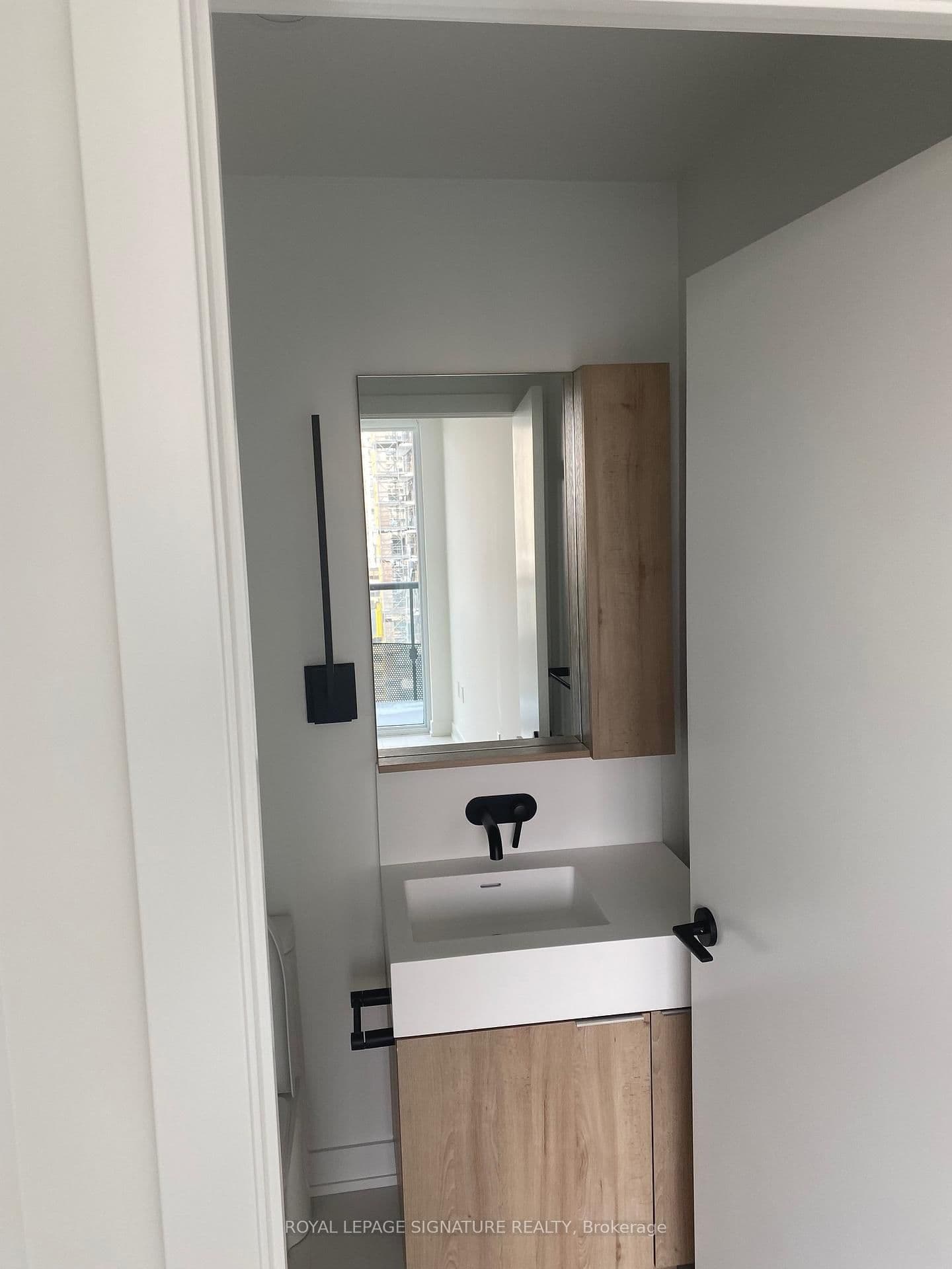 117 Broadway Avenue, Unit 1407 thumbnail 12