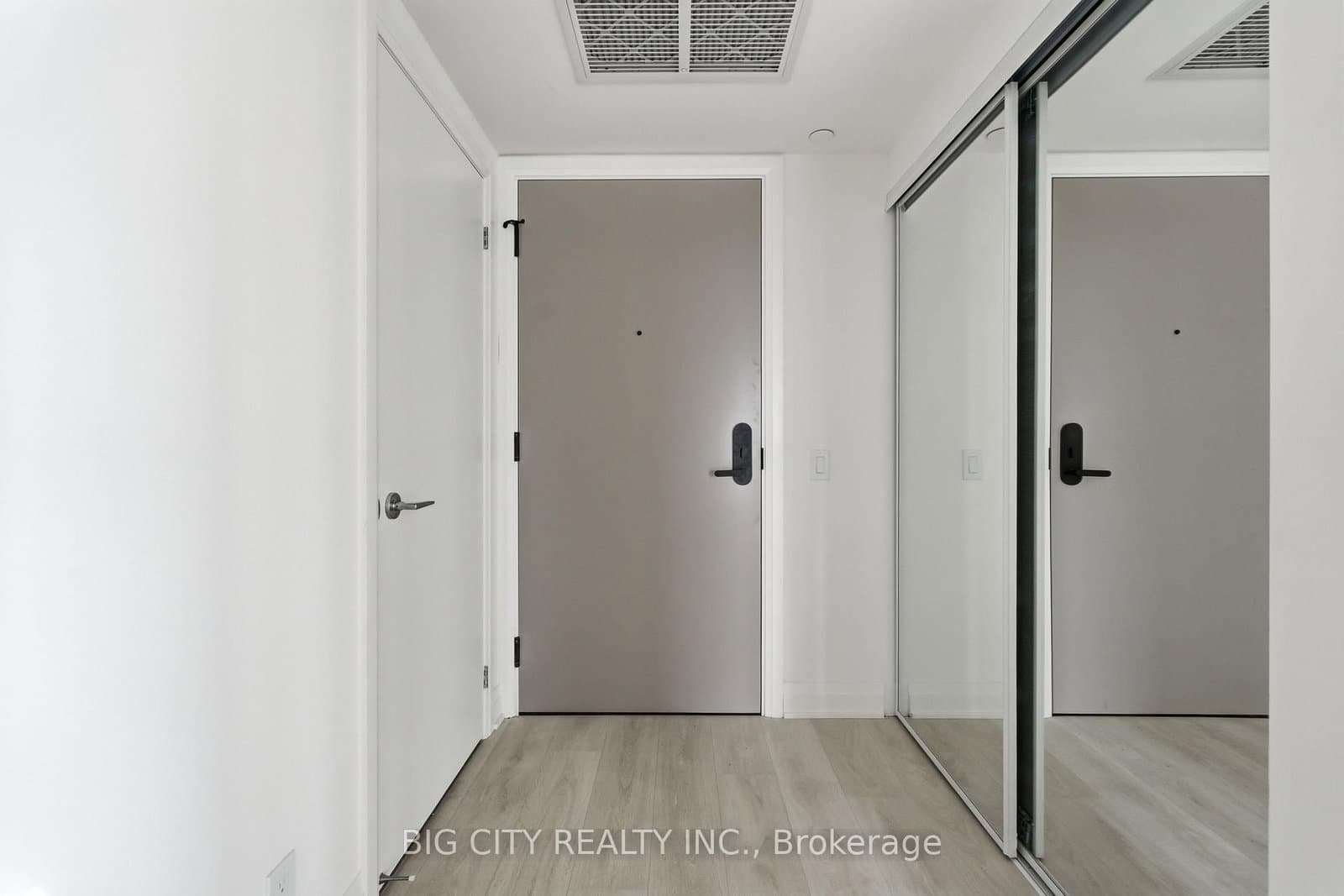 25 Frederick Todd Way, Unit 1502 thumbnail 2