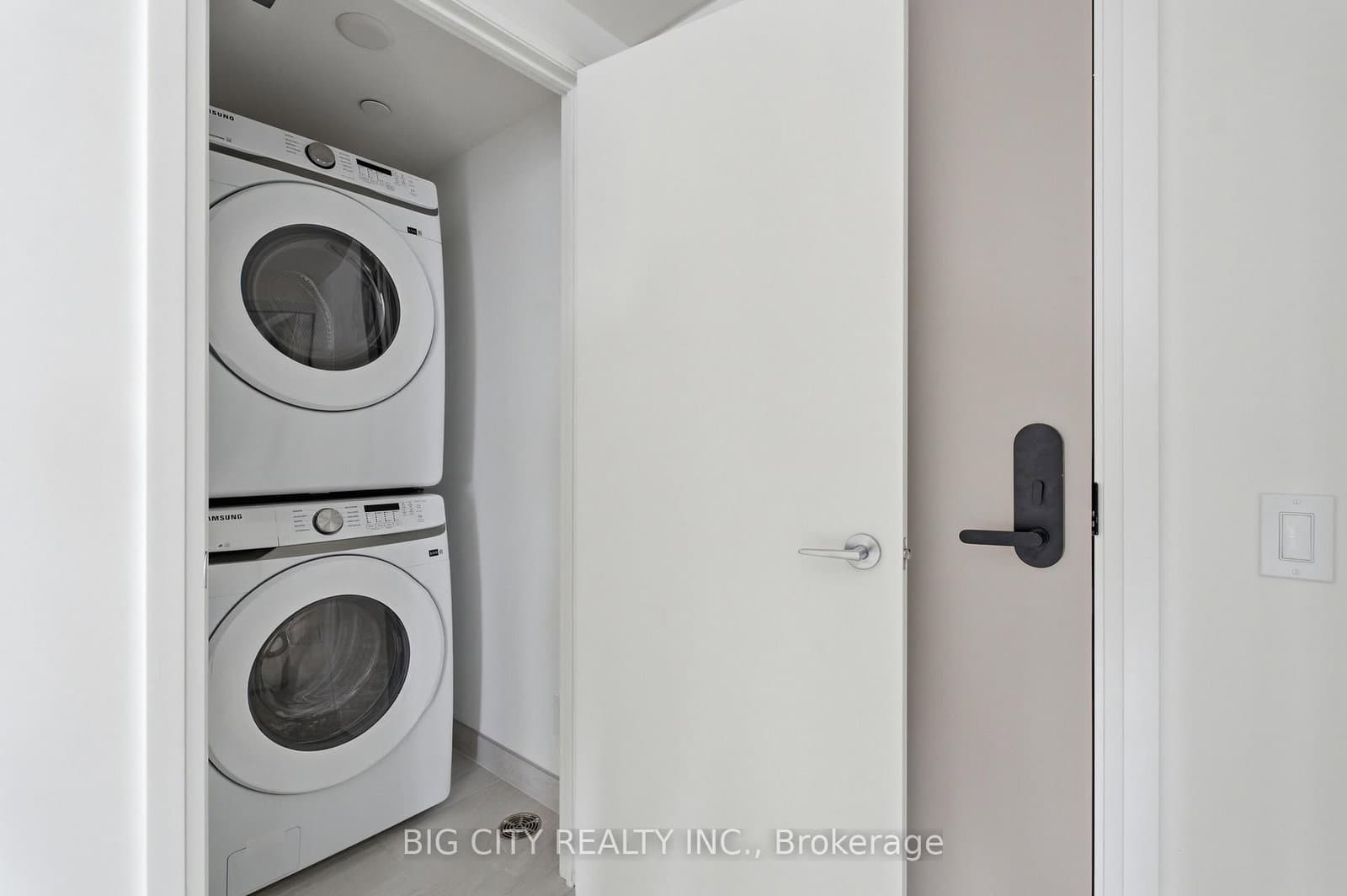 25 Frederick Todd Way, Unit 1502 thumbnail 22