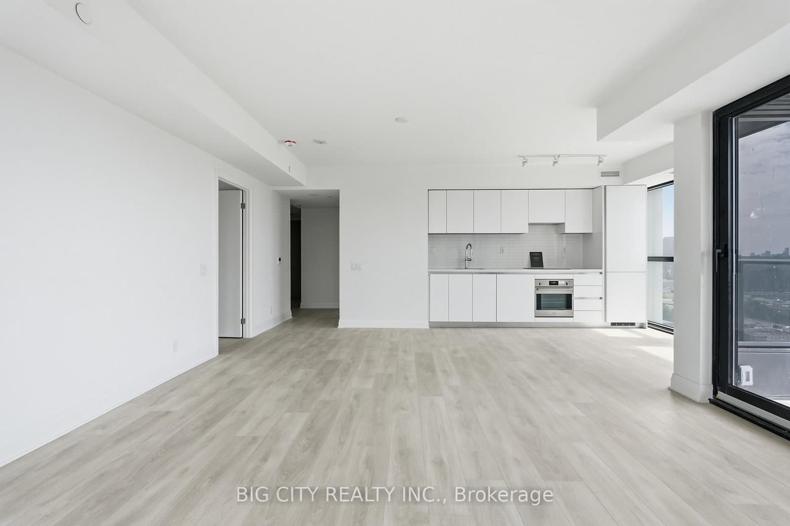 25 Frederick Todd Way, Unit 1502 thumbnail 9