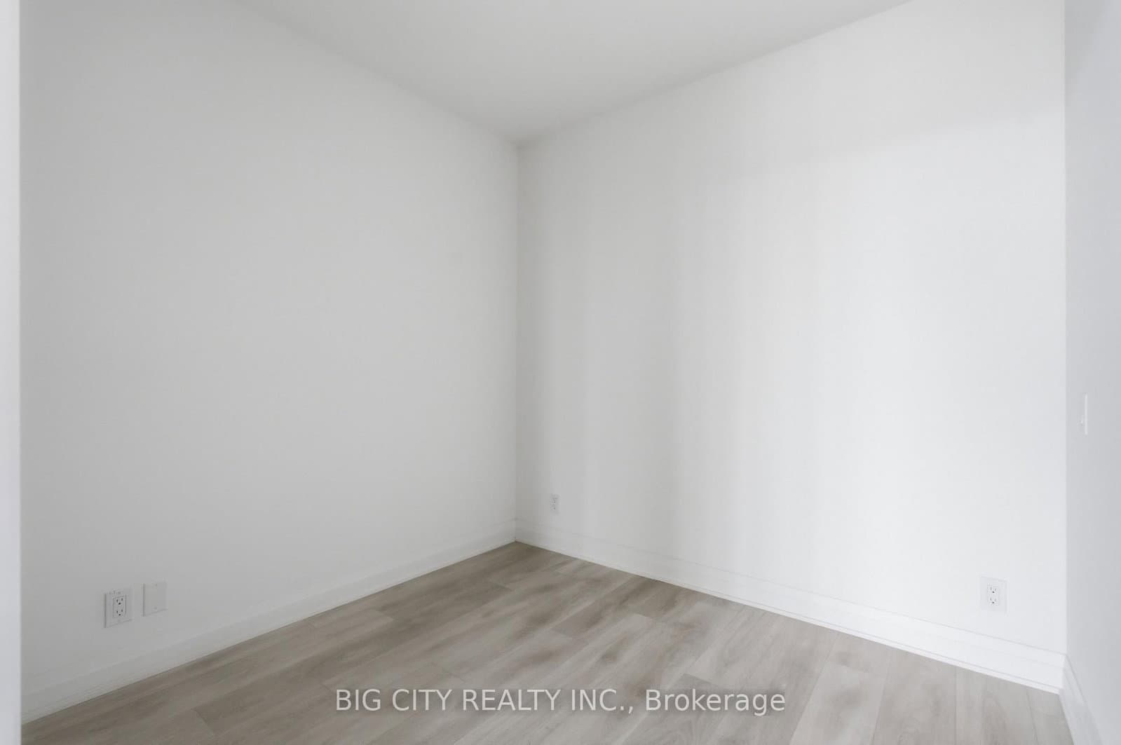 25 Frederick Todd Way, Unit 1511 thumbnail 9