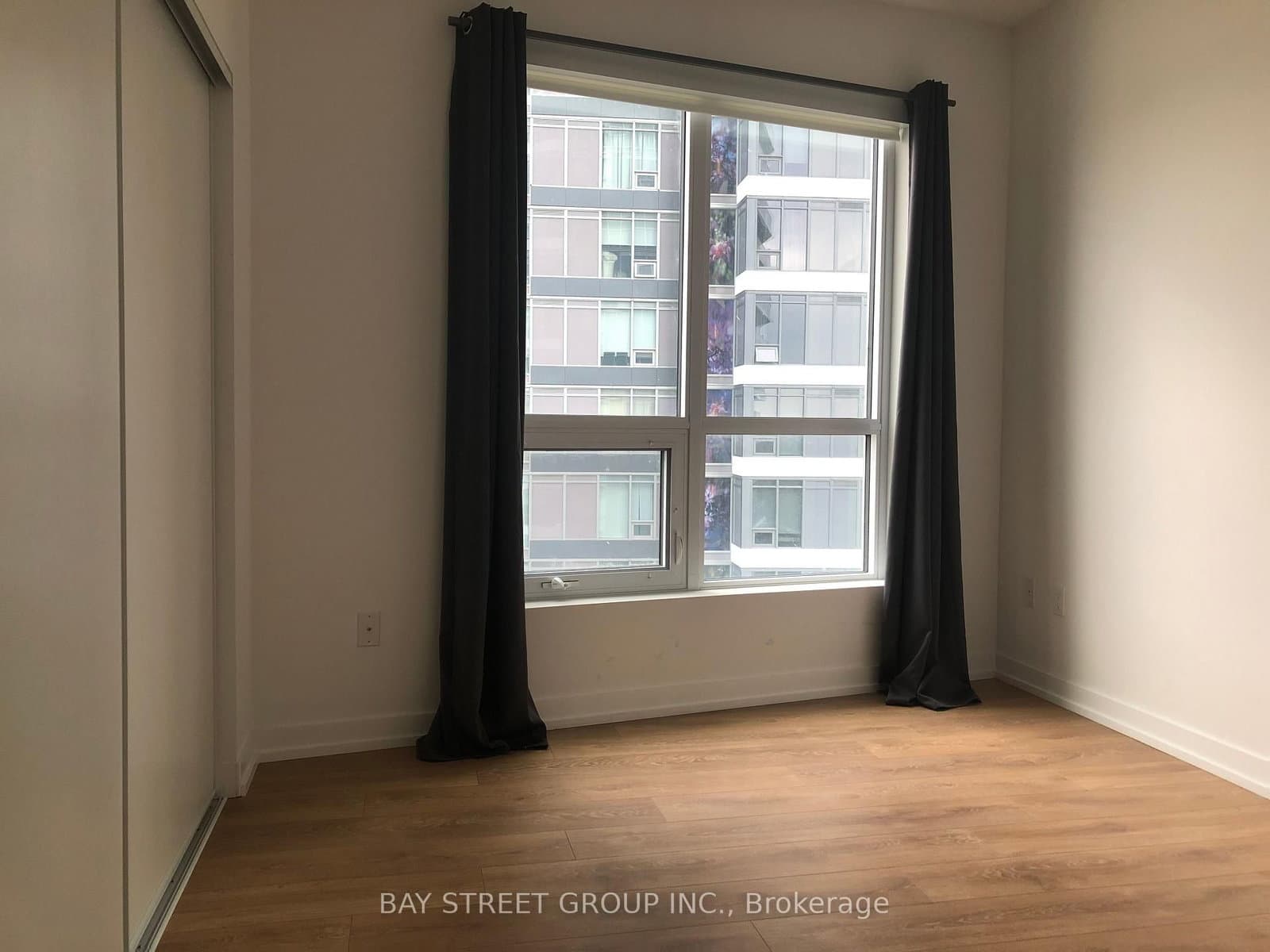 117 Mcmahon Drive, Unit 1808 thumbnail 10