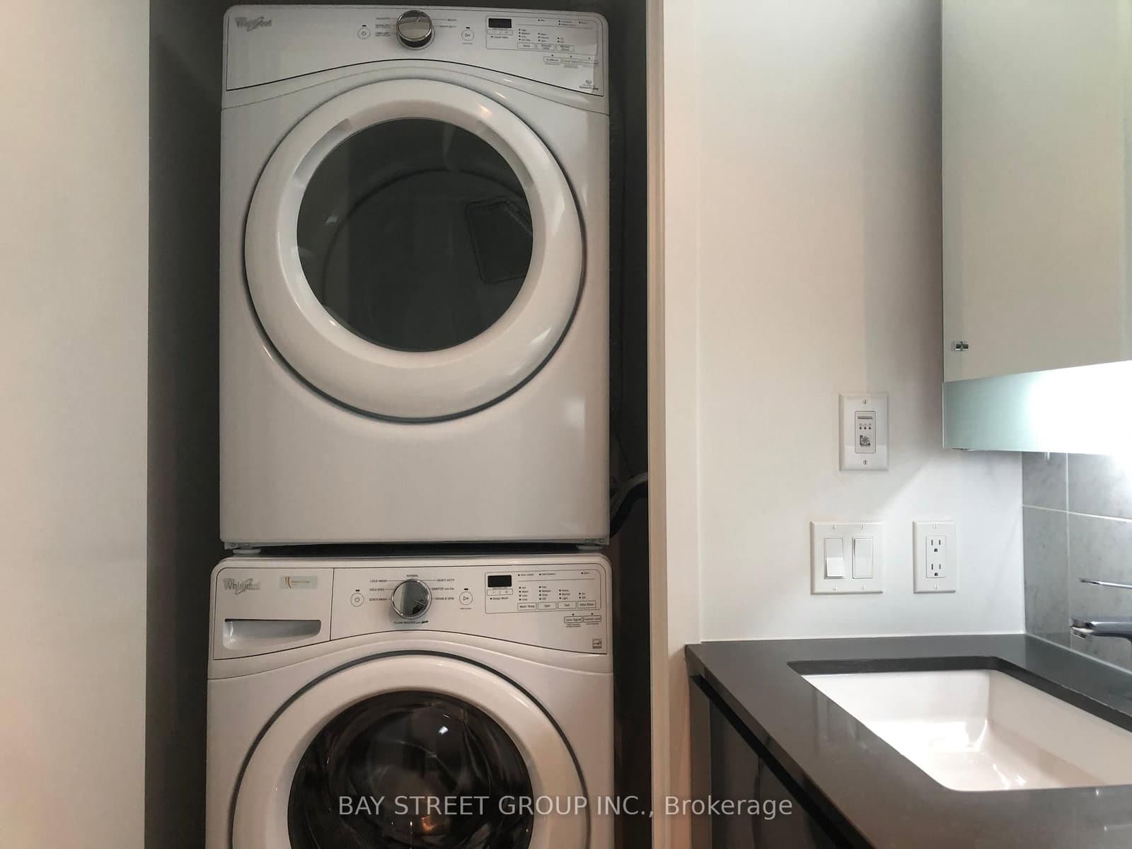 117 Mcmahon Drive, Unit 1808 thumbnail 11
