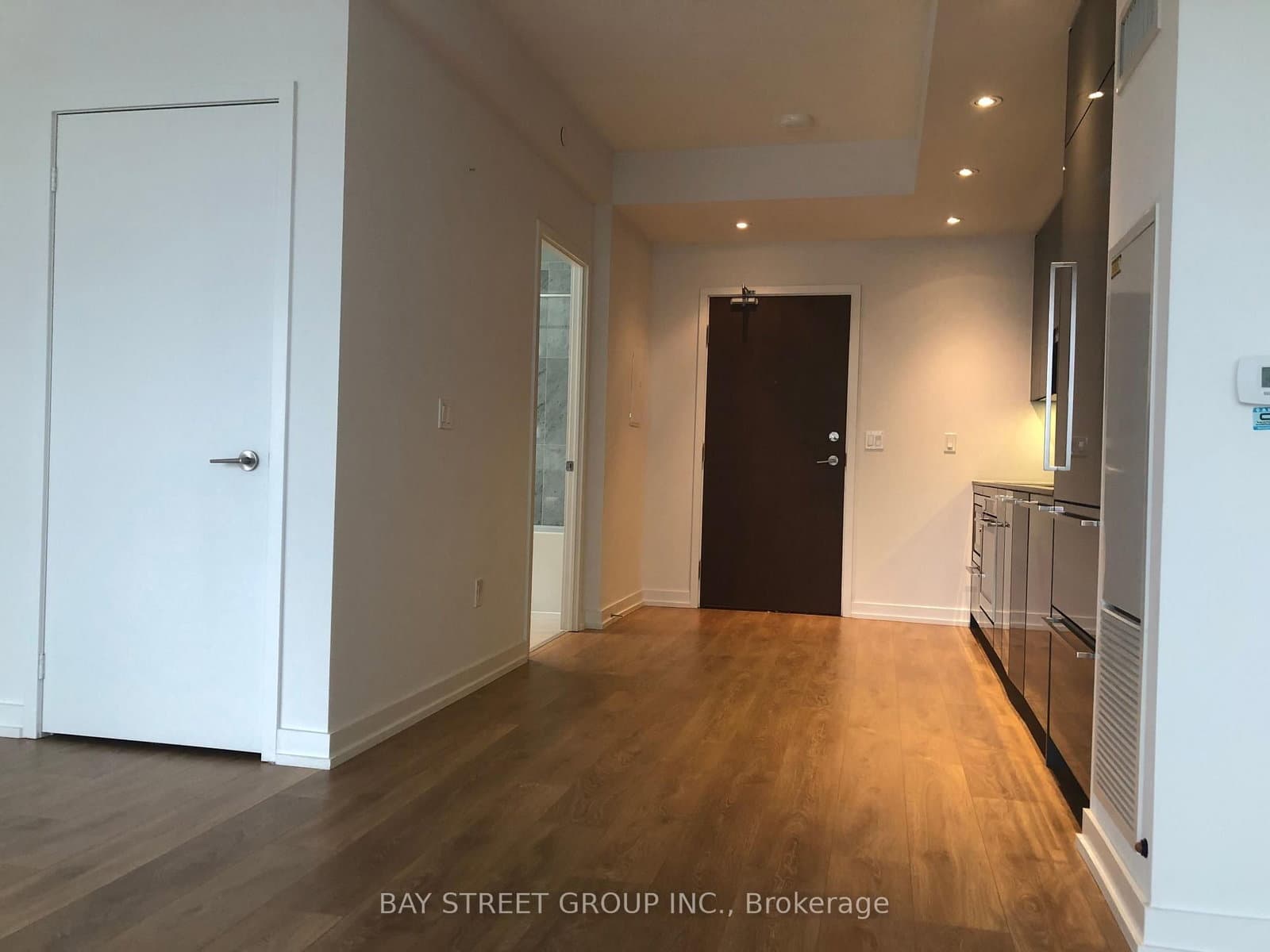 117 Mcmahon Drive, Unit 1808 thumbnail 3