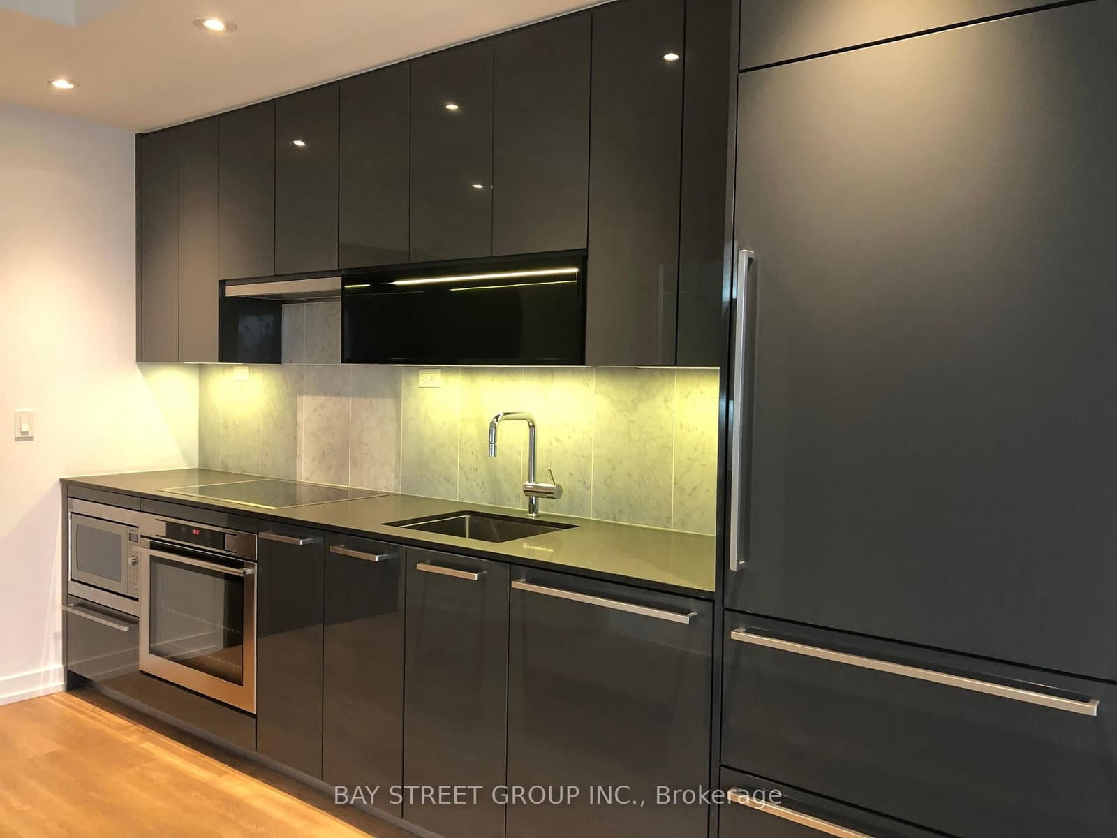117 Mcmahon Drive, Unit 1808 thumbnail 6