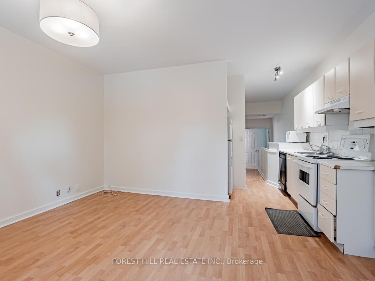 70 Macpherson Avenue, Unit Upper thumbnail 7